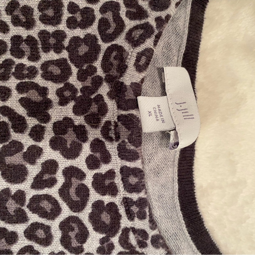 J.Jill light weight sweater. Like new. Xl - Picture 3 of 5